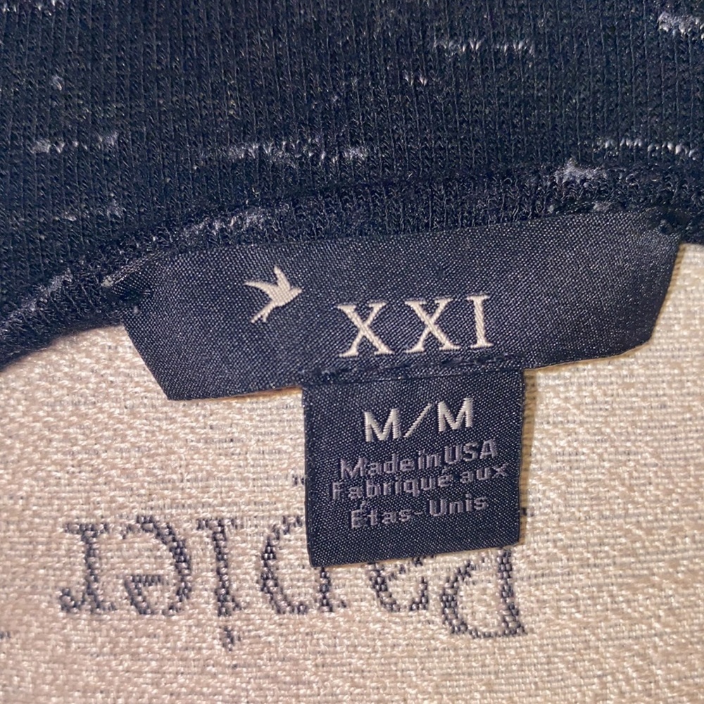 Forever 21 XXI long shortsleeve cozy casual loose fitting shirt black Medium​ - Picture 5 of 6